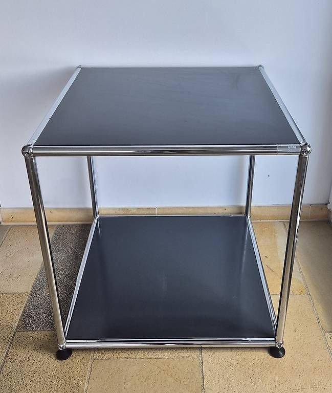 USM Tables: Original USM Haller Beistelltisch, Anthrazitgrau – D'occasion à Winkel par julia_111