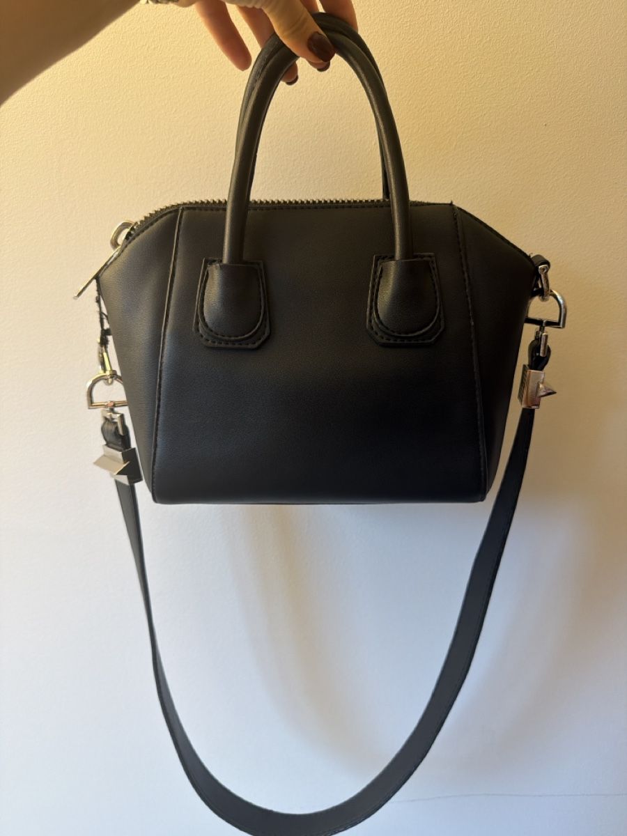 Givenchy Taschen: Women's bag small – Defekt aus Hausen AG von nik_9sg2 1
