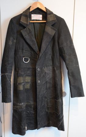 Mantel aus der Mayer Peace Collection avantgardistische Mode