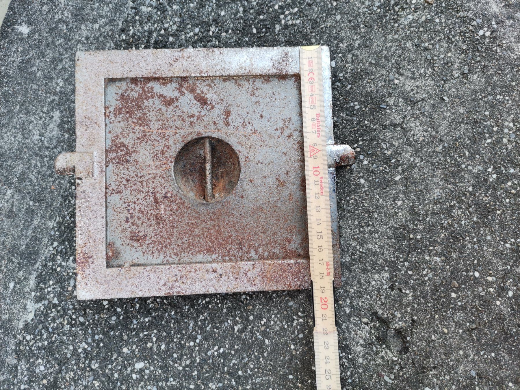 Camini: Kamintor, Metallteil, Eisenteil, Kaminabdeckung – Usato da Wiedlisbach venduto da materialkreislauf 2