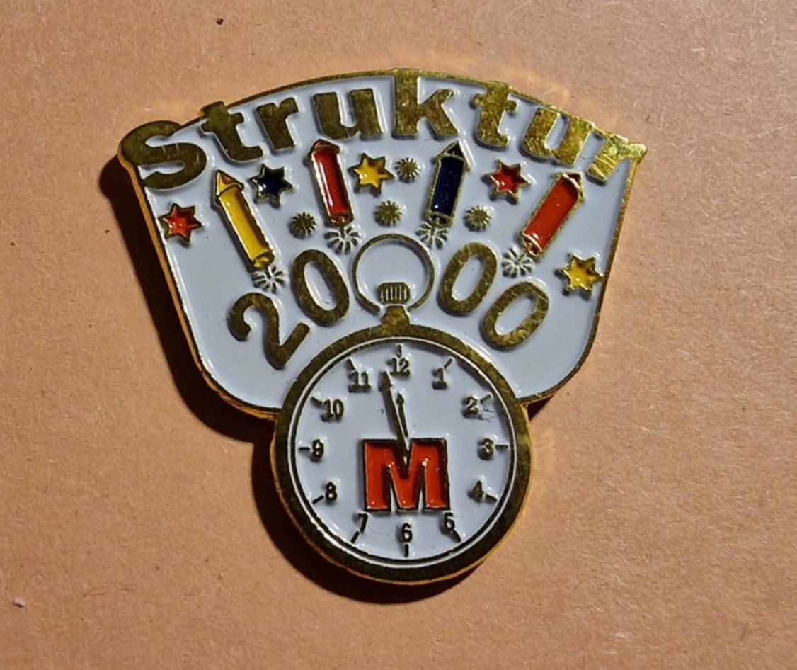 Plaquettes & Badges: Pin Migros Struktur 2000 – D'occasion à Härkingen par specialshapes