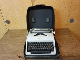 Macchina da Scrivere Olympia 3836458