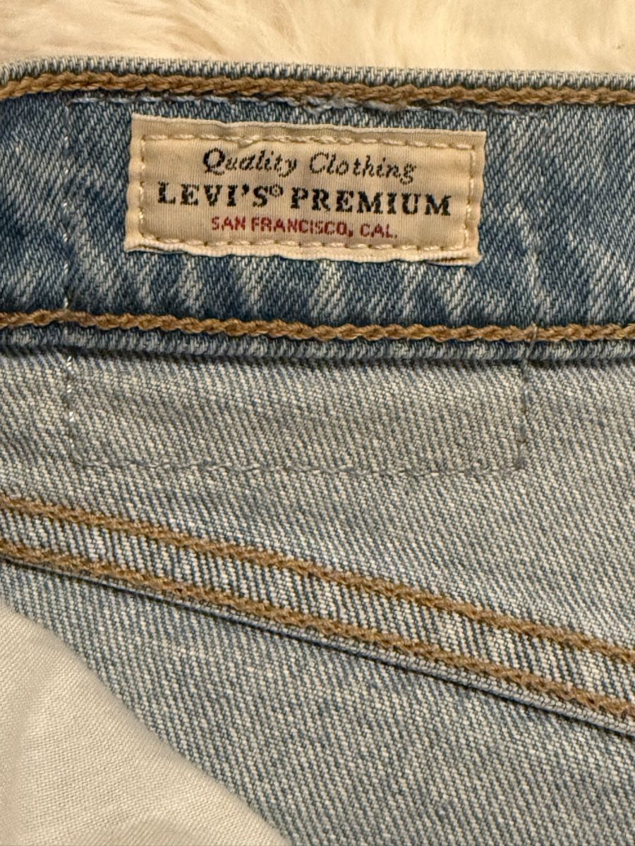 Levi's Jeans: Short en jean Levi's taille 28 – Usato da Monthey venduto da Joseph-29 3