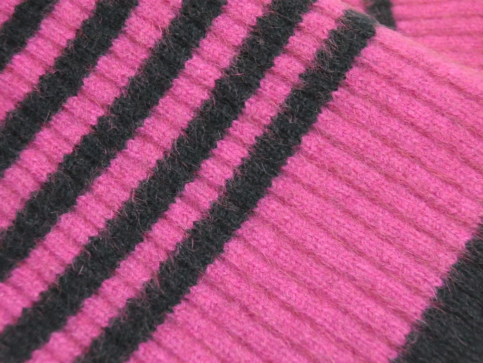 Foulard & Sciarpe: Possum Halstuch schwarz/fuchsia – Nuovo e nell'imballaggio originale da Zollikofen venduto da marys-choice 1