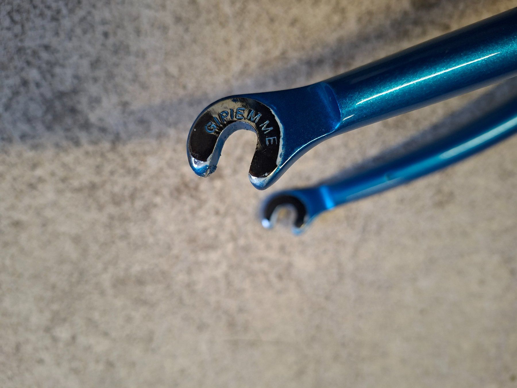 Pezzi di ricambio: Fahrrad-Rahmen mit blauer Gabel – Usato da Wettingen venduto da Wendemarket 9