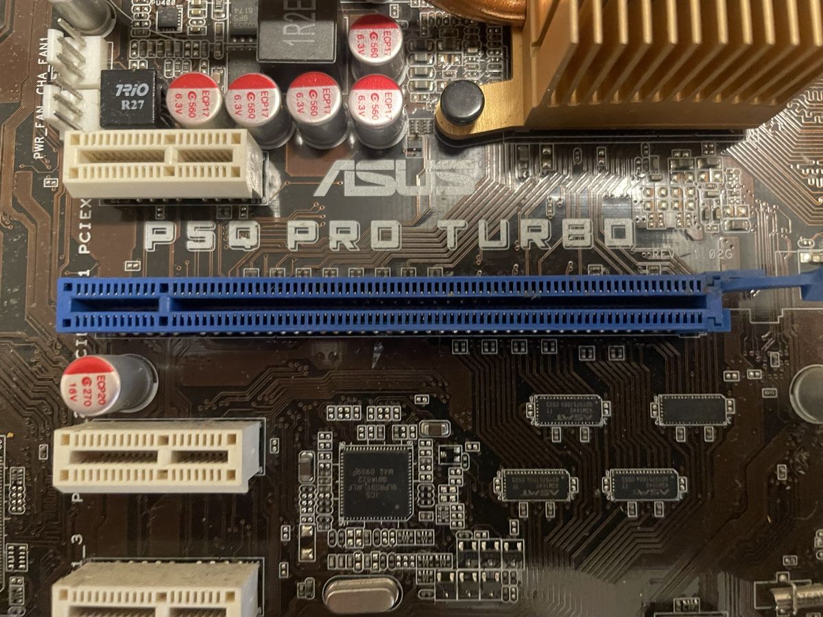 Asus Schede madri: Carte mère ASUS P5Q Pro Turbo complète – Usato da Denges venduto da Ricautomotive 5