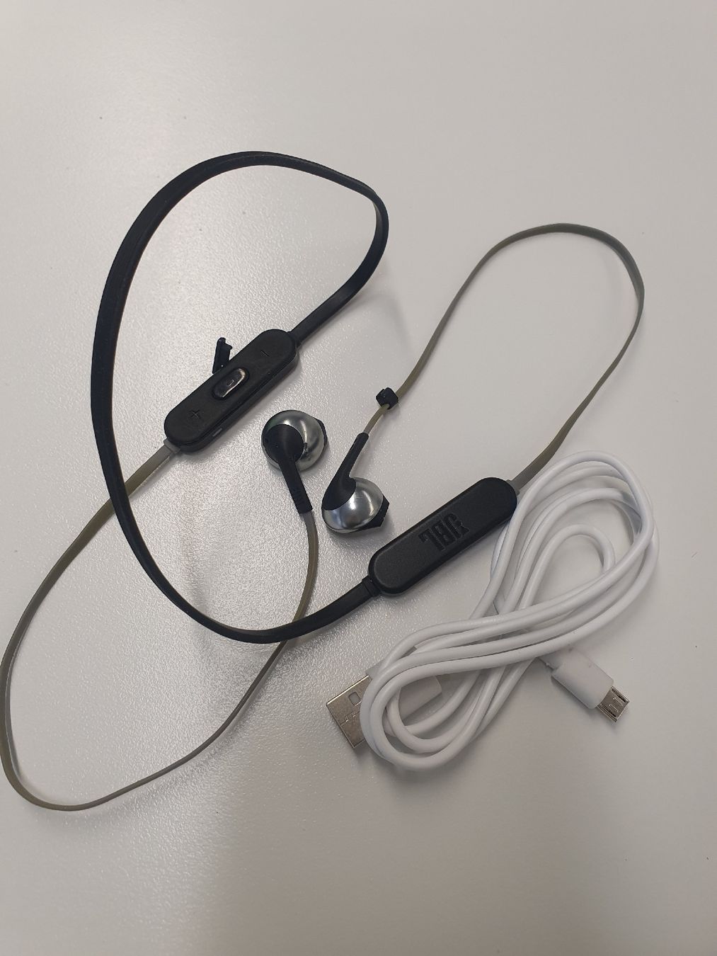 JBL Casques audio: Bluetooth Kopfhörer JBL – D'occasion à St.Gallen par mai_gq8q