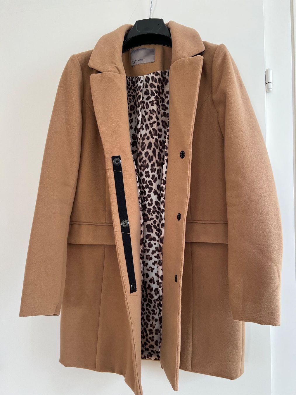 Vero Moda Cappotti: Vero Moda Damenmantel beige Grösse M – Usato da Zürich venduto da ost_5sdl 8