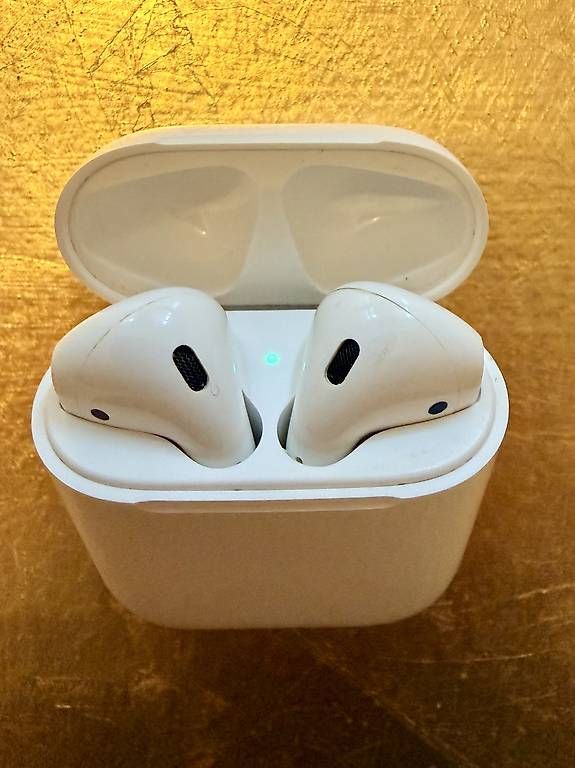 Kopfhörer: Original Apple AirPods  – Gebraucht aus Zürich von quiniento