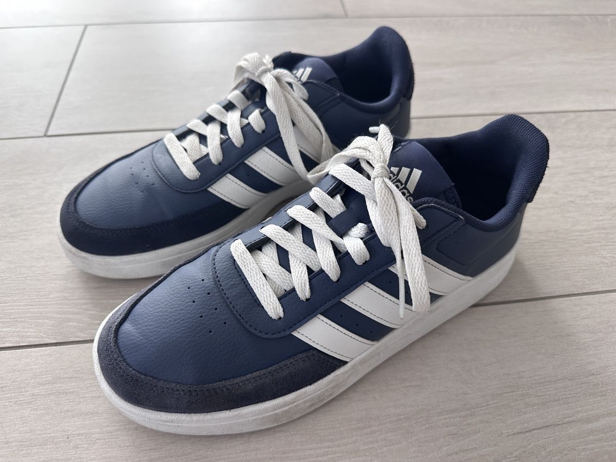 Adidas Herrenschuhe: Baskets bleues Adidas, 42 – Gebraucht aus Promasens von Toblerone83