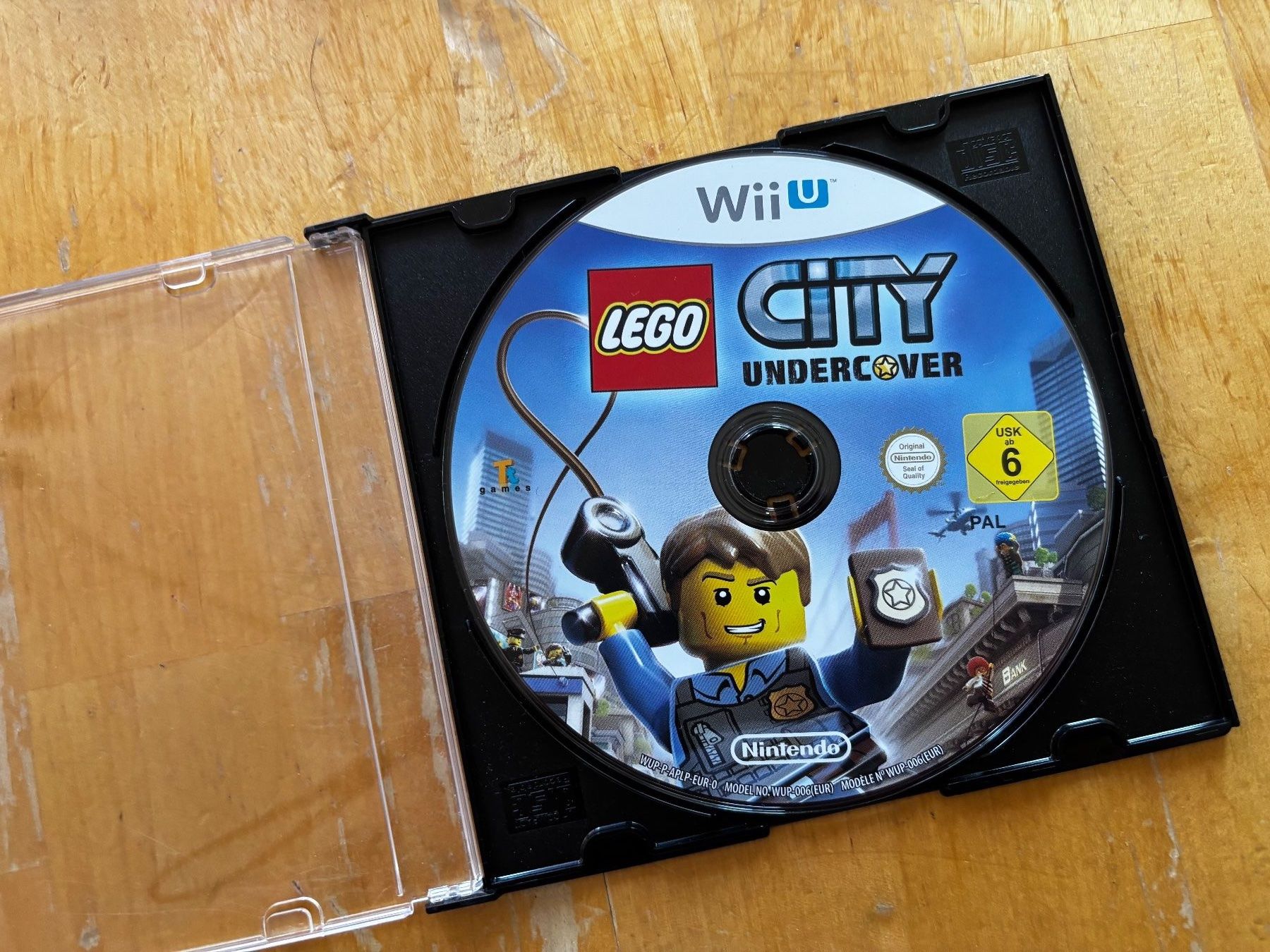 Nintendo Console: WiiU Konsole mit 1 Game – Usato da Frenkendorf venduto da Fionchen 1