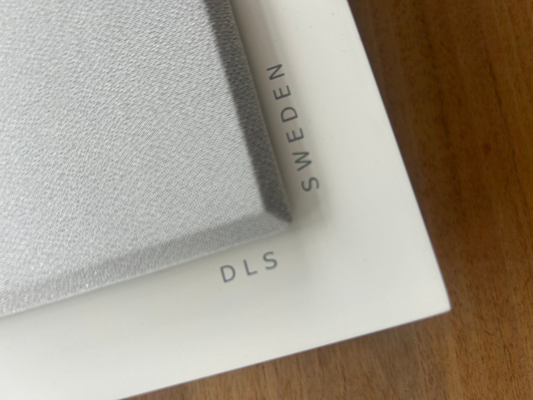 Casse acustiche: DLS-Flatbox-Midi weiss/Adapter Speaker Point – Usato da Bern venduto da thelabe 2