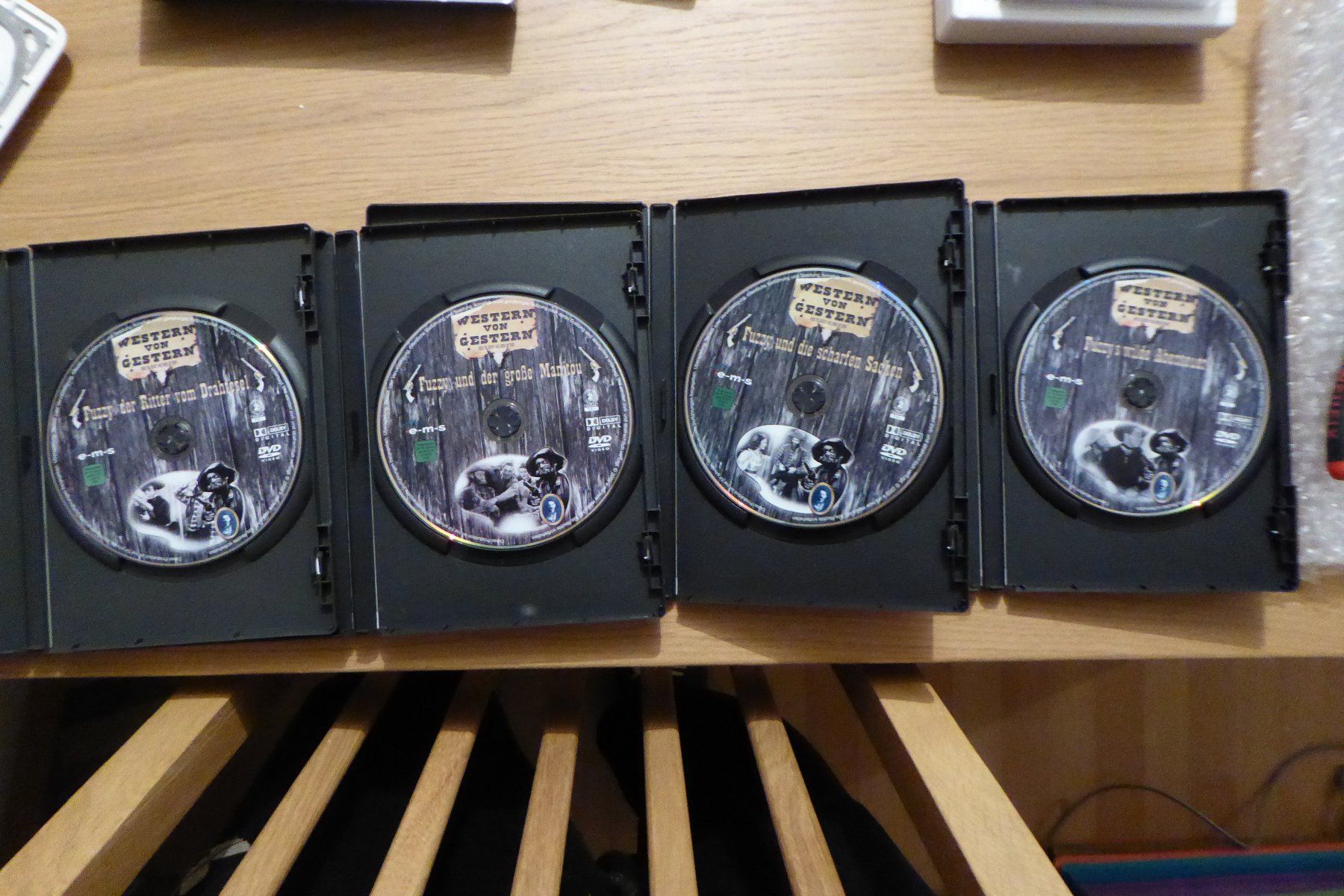 Tutti i DVDs: 4x DVD Fuzzy Western von gestern – Usato da Allschwil venduto da Summelsarium 5