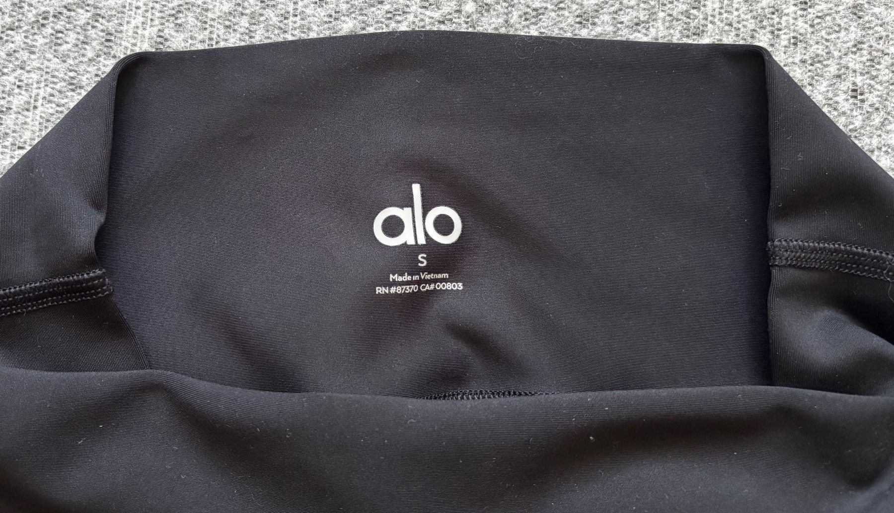 Alo Yoga Pantalons: Alo gerippte favorite seamless shorts – D'occasion à Basel par cla_z7cp 2