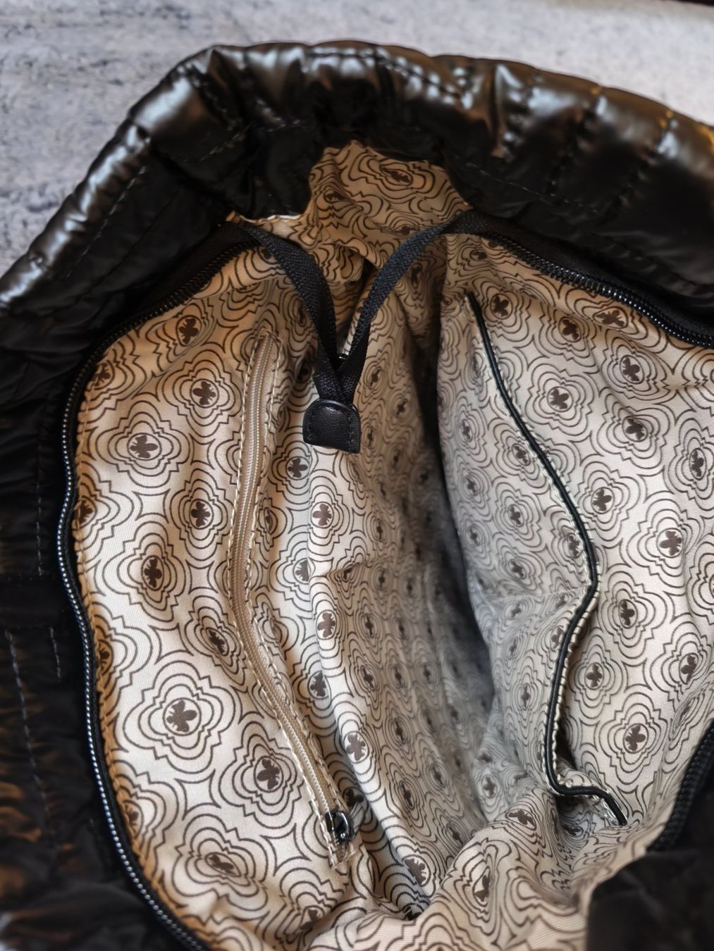 Rieker Zaini: RIEKER Damen Rucksack schwarz gesteppt – Nuovo e nell'imballaggio originale da Uster venduto da zebralino 4