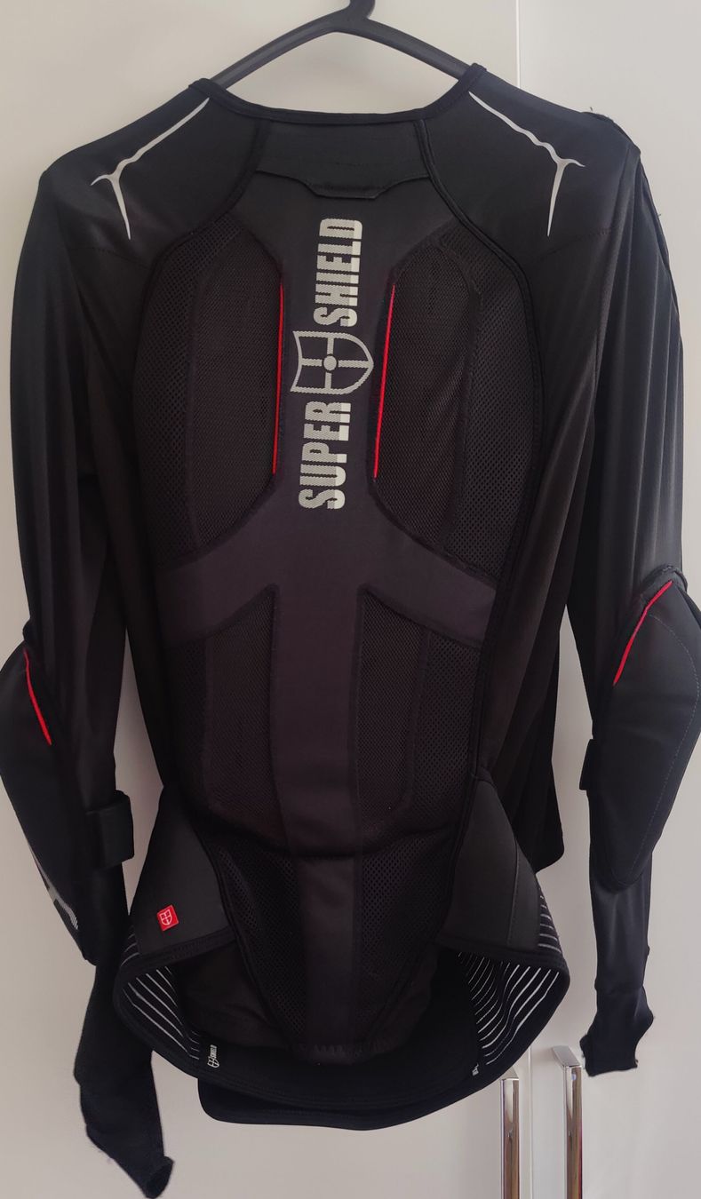 Schutz & Schoner: Protective Shirt SUPER SHIELD black – Gebraucht aus Oetwil an der Limmat von sabihexe