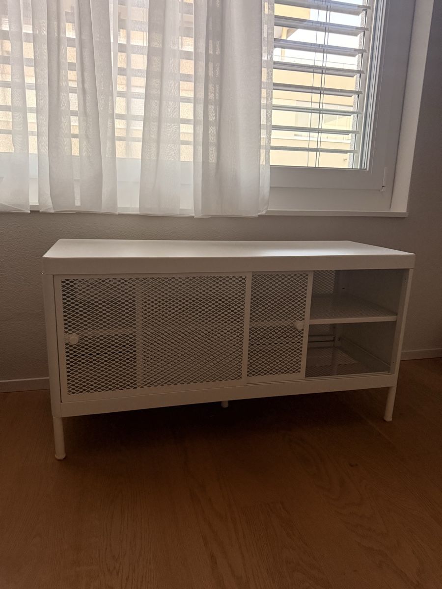 Ikea Panchine: Mackapär Bank mit Schiebetüren – Usato da Egolzwil venduto da Chu. 1