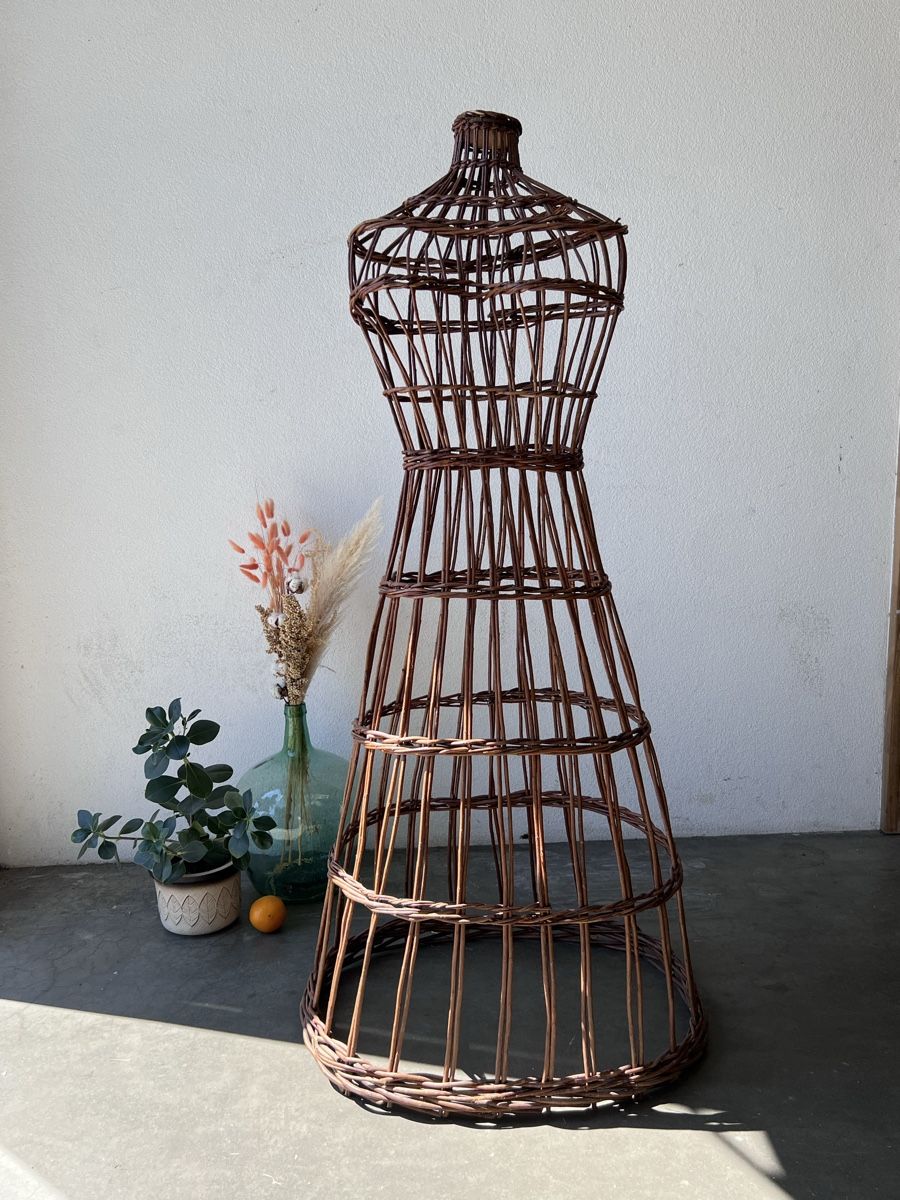 Allestimento di negozi e stand fieristici: Vintage Mannequin Wicker Osier – Nuovo (secondo la descrizione) da Ecublens VD venduto da staceys.stuff