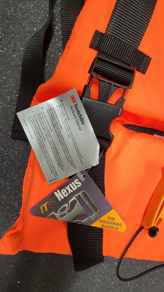 Schwimmwesten: Schwimmweste Universal Neu! – Neu und originalverpackt aus Löhningen von Verydeep 2