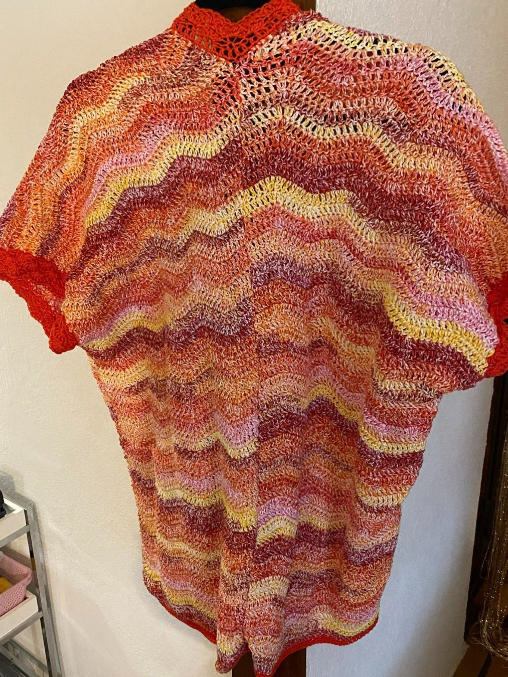 Jacken: STRICKJACKE -EINZELSTÜCK,HANDGEMACHT-ROT,ORANGE-YELLOW – Neu und originalverpackt aus Meienried von ManuelaBoutique 6