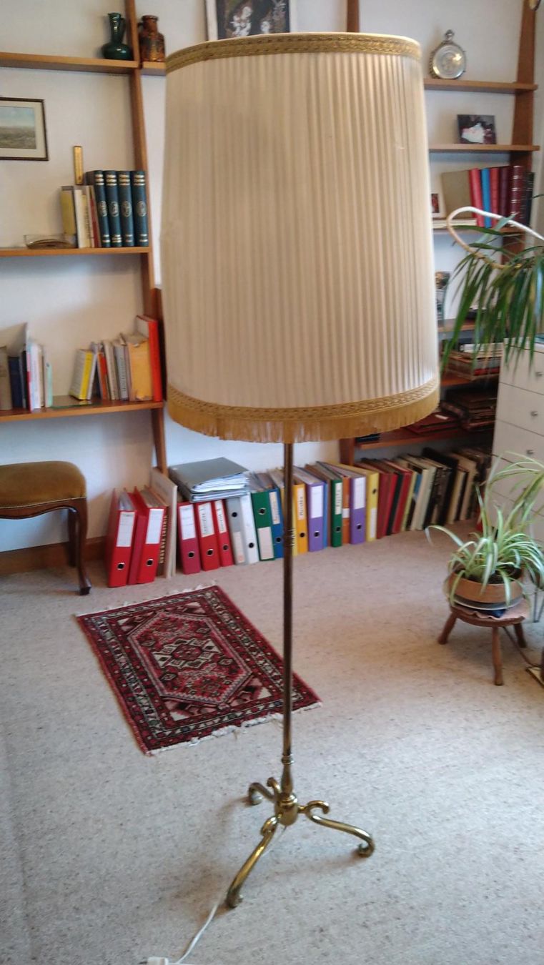 Lampade: Antike Ständerlampe – Difettoso da Gelterkinden venduto da martinom 4