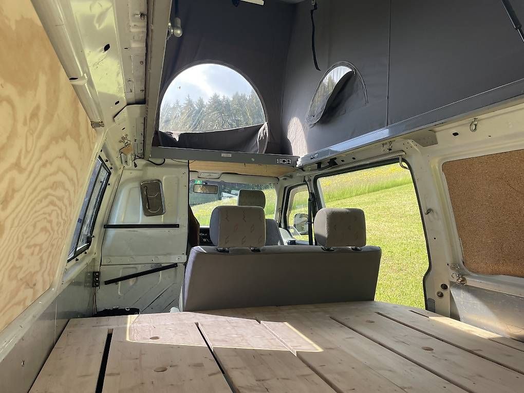 VW Veicoli da campeggio: VW T4 / Minivan / Camper / VW Bus – Usato da Wattenwil venduto da BenjBerger 3