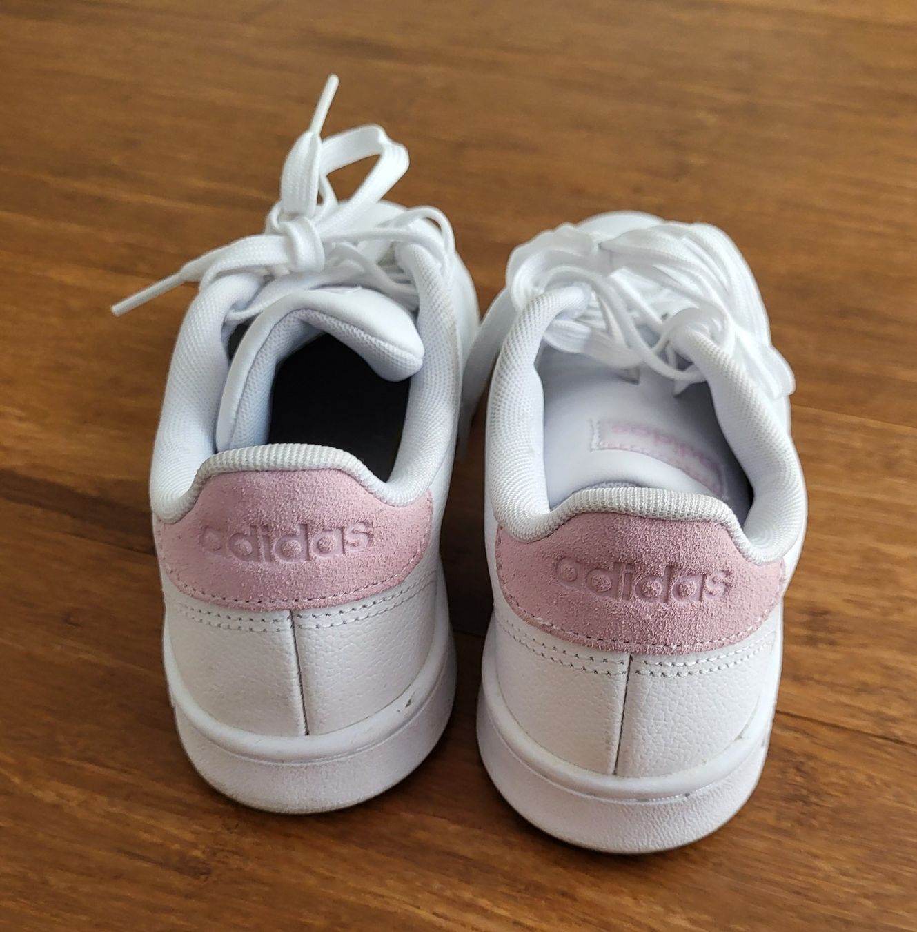 Adidas Scarpe da donna: Adidas Turnschueh – Usato da Effretikon venduto da spennell