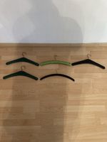 Kleiderbuegel Set 5 Stueck verschiedene Farben guter Zustand