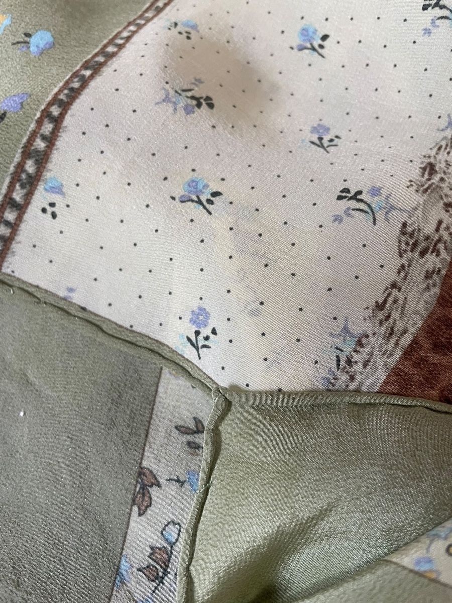 Foulard & Sciarpe: Écharpe  en soie 100% patchwork floral et léopard 150cm – Nuovo (secondo la descrizione) da Vuippens venduto da ale_6gkb 1