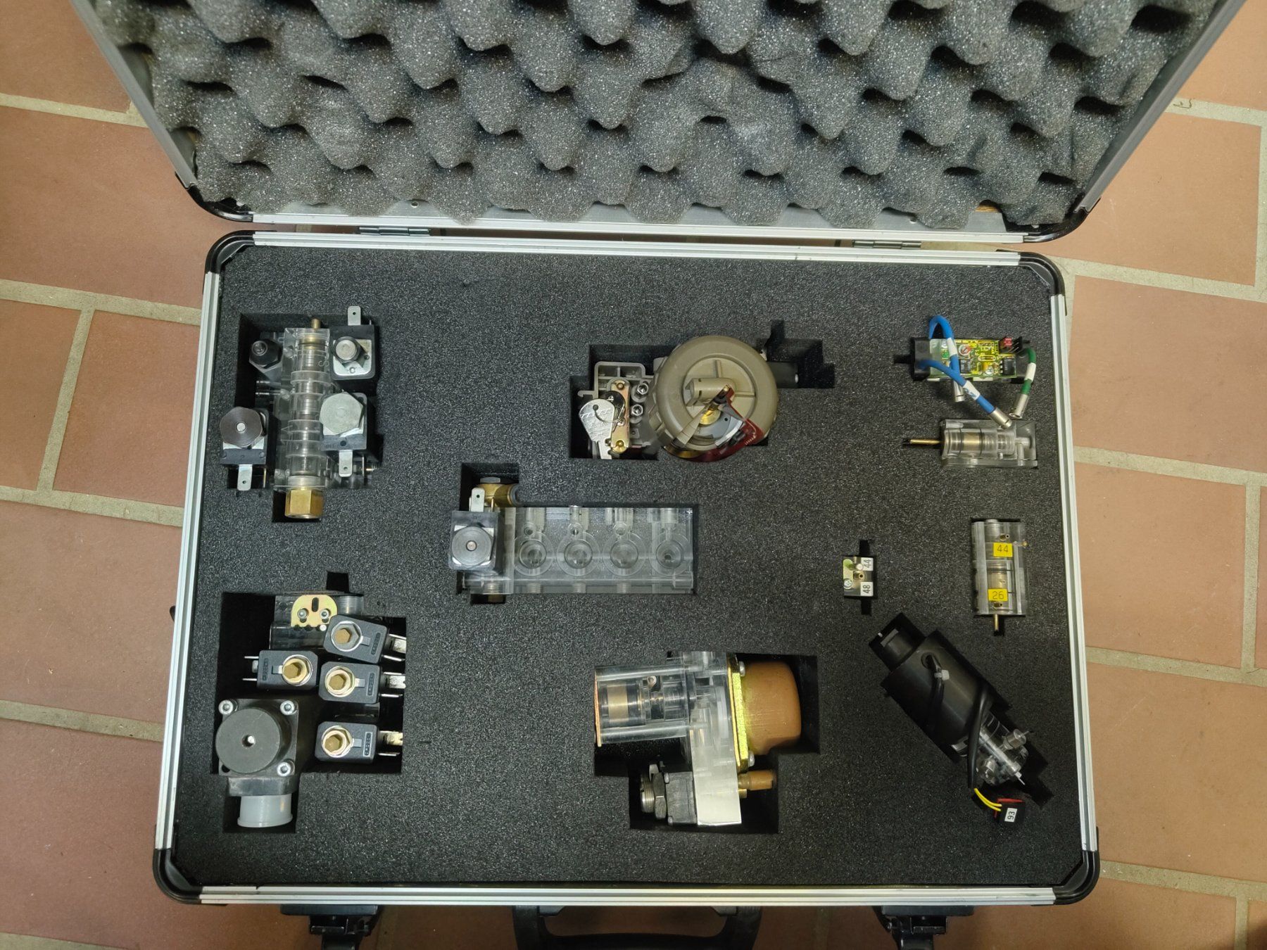 Componenti elettronici: Kuhnke Schnittmodel Pneumatik/Hydraulik Magnetventil – Usato da Zürich venduto da User24 3