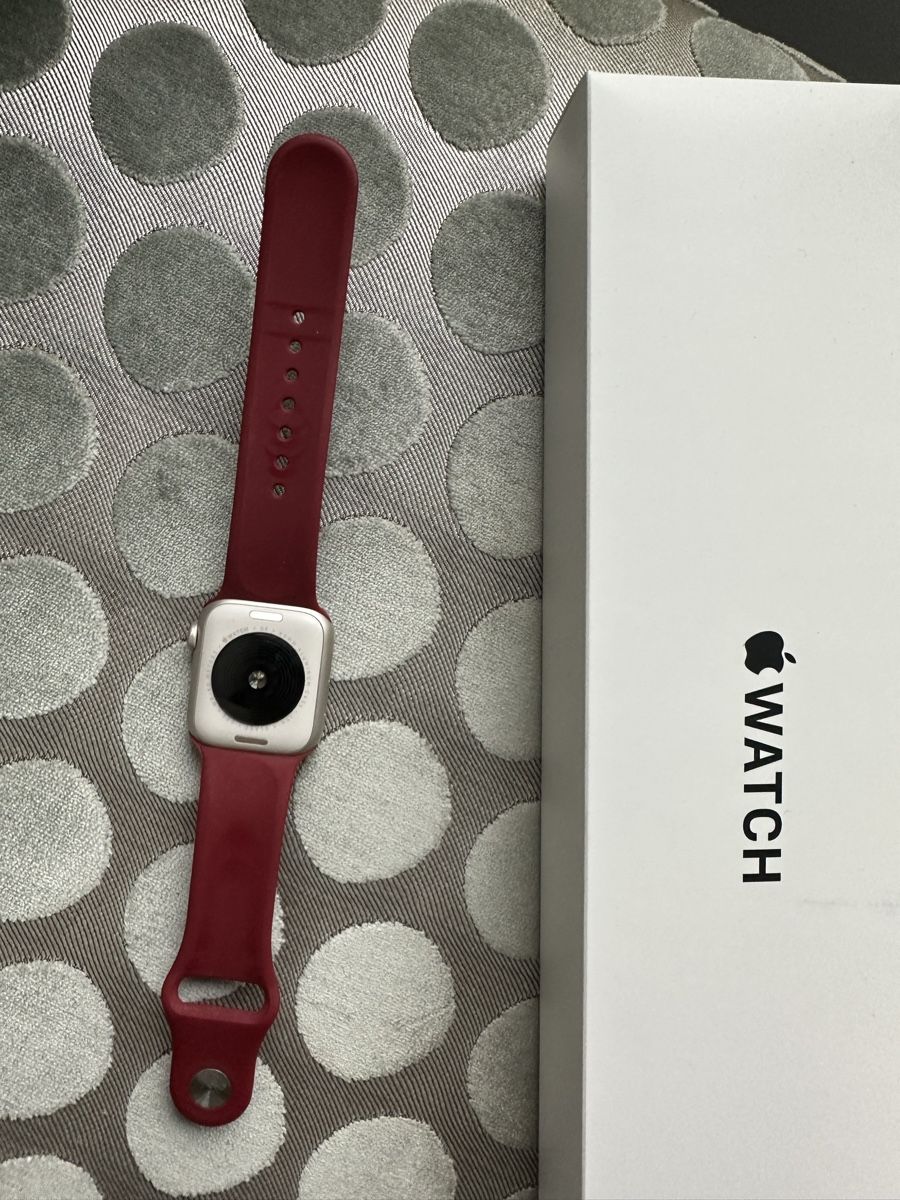 Apple Smartwatch: Apple Watch SE 2nd Gen 40 MM Starlight – Usato da Kilchberg venduto da AK_KB 1