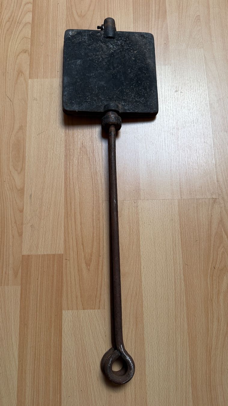 Moules à gâteaux: Bretzeleisen mit 8 Schweizer Motiven, 01.August – D'occasion à Thun par BanjoDan