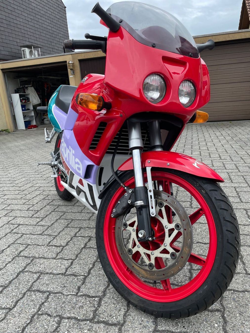 Aprilia Strasse: Aprilia AF1 Sintesi Replica 125ccm – Defekt aus Ipsach von Layco 1