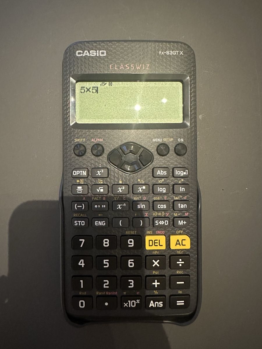 Casio Taschenrechner: Casio fx-83GT X – Gebraucht aus Zürich von win_tvc7