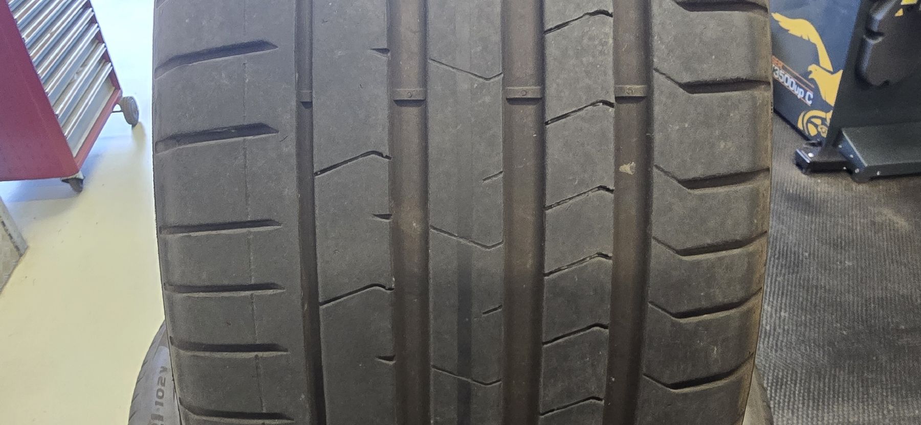 Pneus & Roues: 4 Stk. 255/40R21 Pirelli Pzero  – D'occasion à Kulmerau par Turbo140 1