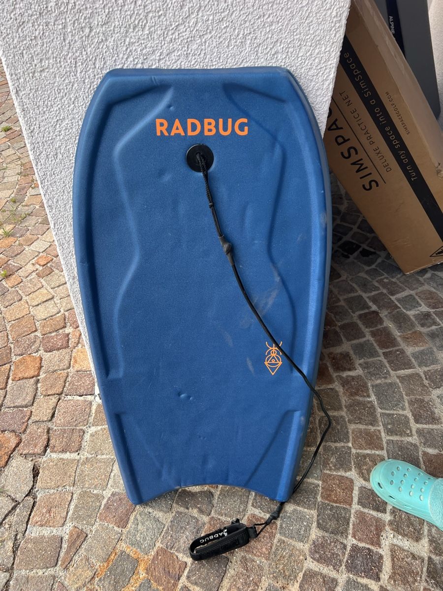 Tavole da surf e di nuoto: OLAIAN Bodyboard mit Handgelenk-Leash 100 – Usato da Triesen venduto da milen77 1