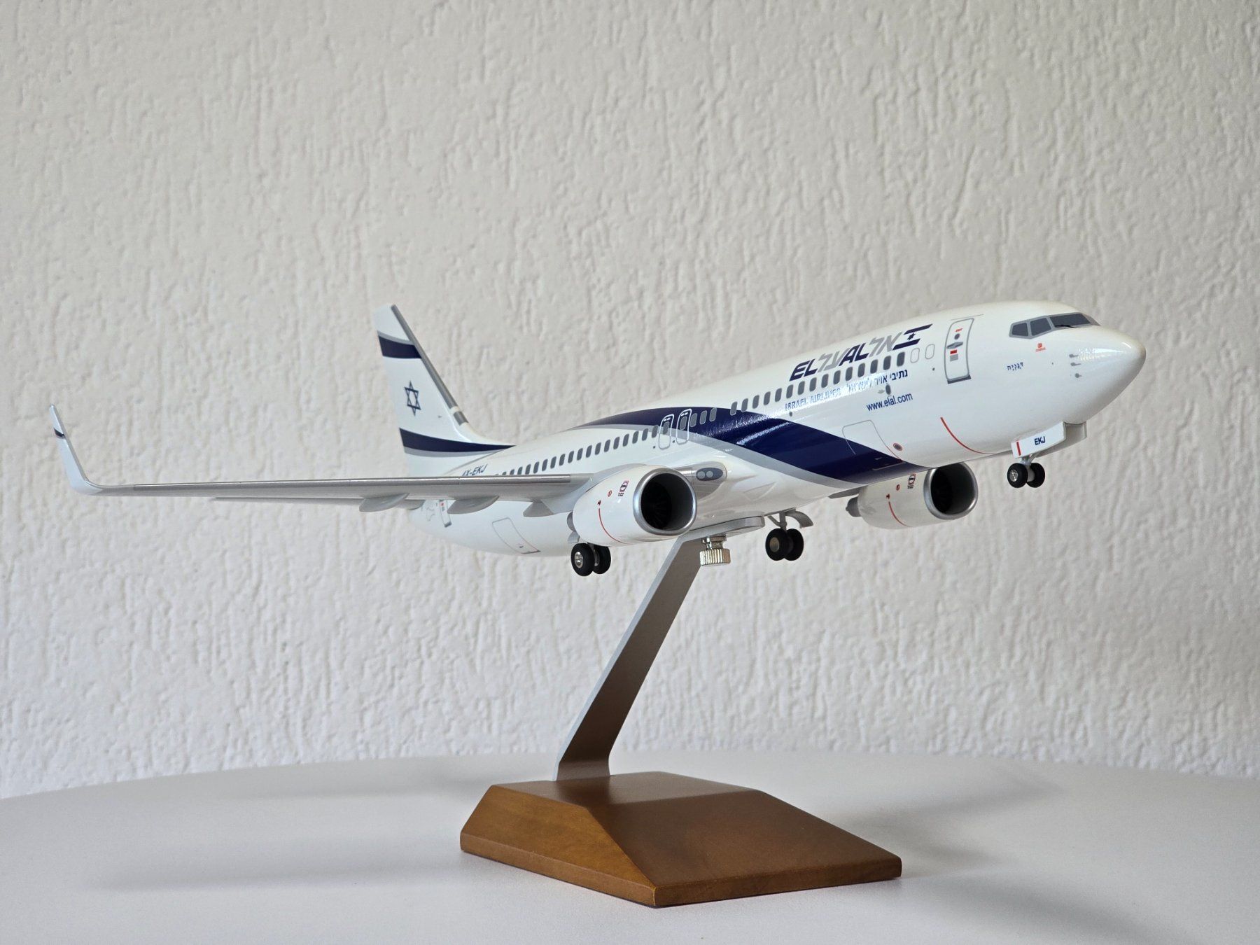 Modellbausätze & Standmodelle: Daron, Sky Marks, SKR 8225, ELAL, Boing 737-800, Vitrine – Neu (gemäss Beschreibung) aus Kloten von Nicola2 2