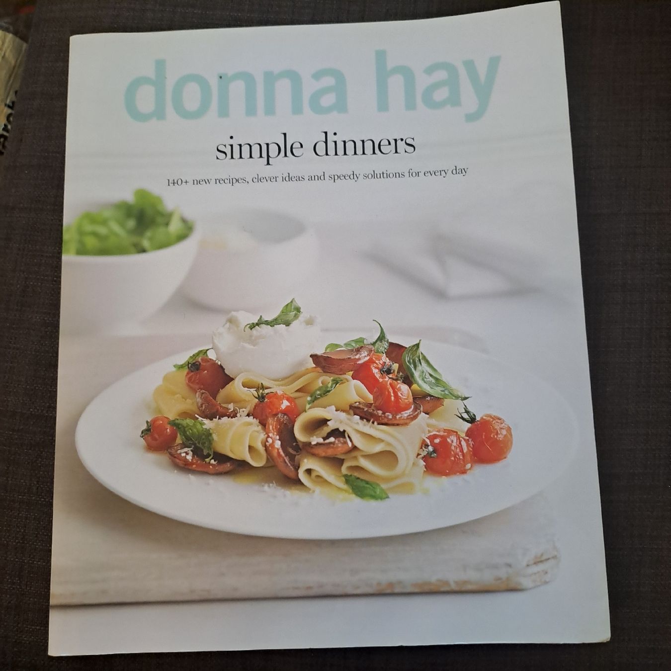 Libri: Donna Hay Simple dinners – Usato da Oberengstringen venduto da ger_v5h5