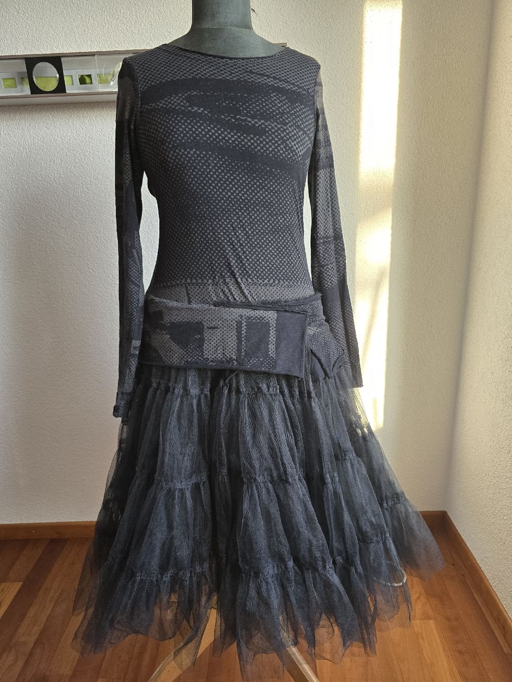 Rundholz Vestiti: Rundholz Kleid mit Tüll – Nuovo (secondo la descrizione) da Embrach venduto da Belize