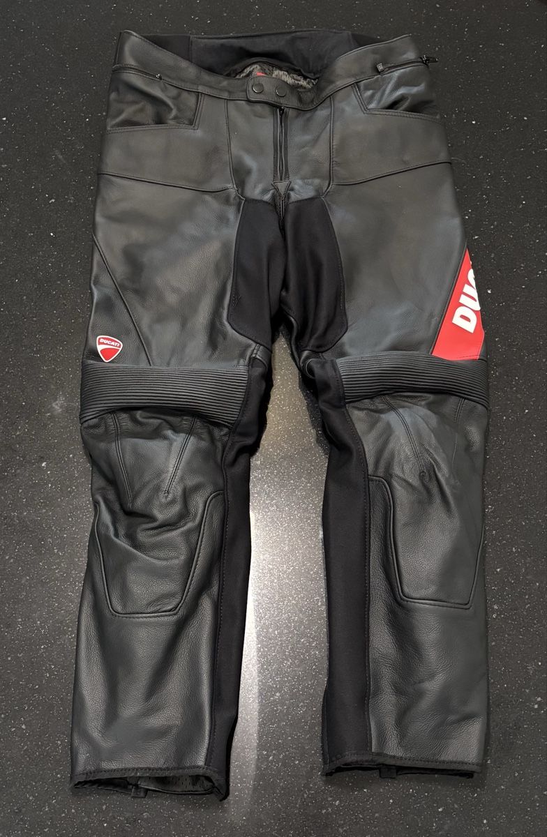 Ducati Kleiderpakete: Ducati Lederkombi, Jacke, Hose, Schuhe und Pullover/Jacke – Neu (gemäss Beschreibung) aus Steffisburg von gio_w2pf 4