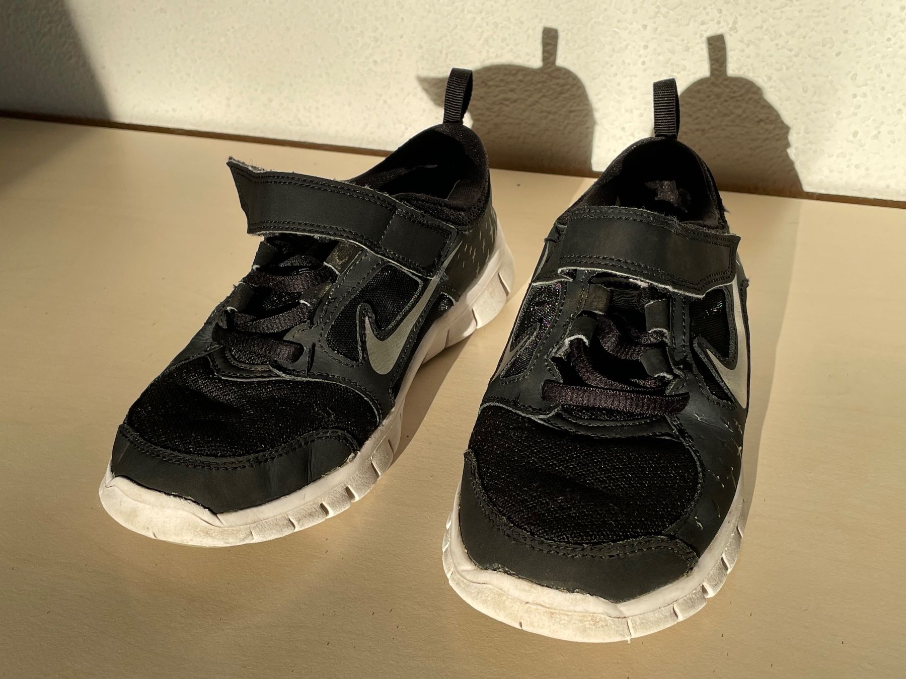 Nike Scarpe da uomo: Nike Free, schwarz, Grösse 31,5 – Usato da Seengen venduto da swossi 1