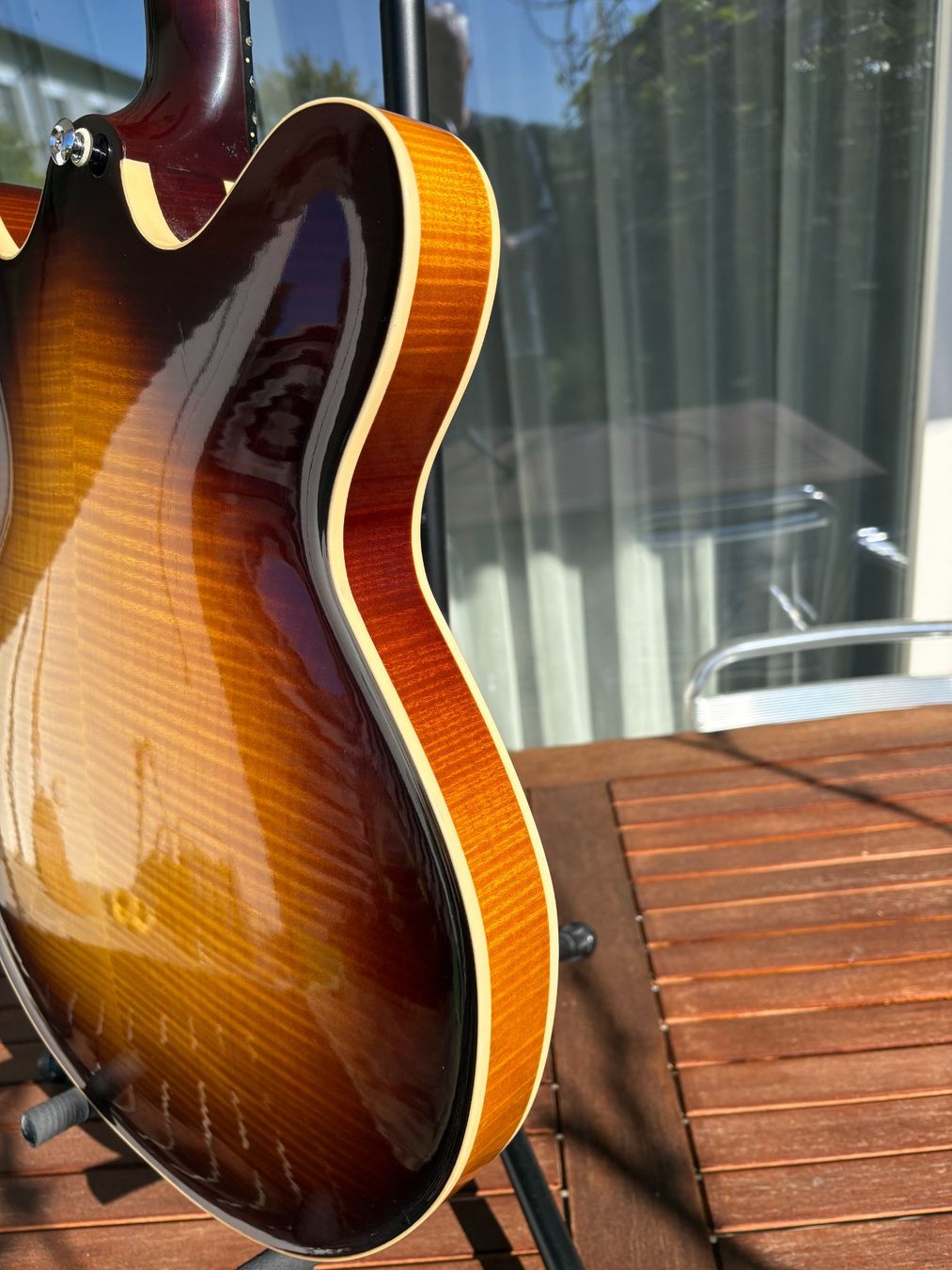 Strumenti musicali: Victor Baker Model 35 2010 Sunburst owned by Ed Cherry – Usato da Obfelden venduto da boletus03 4