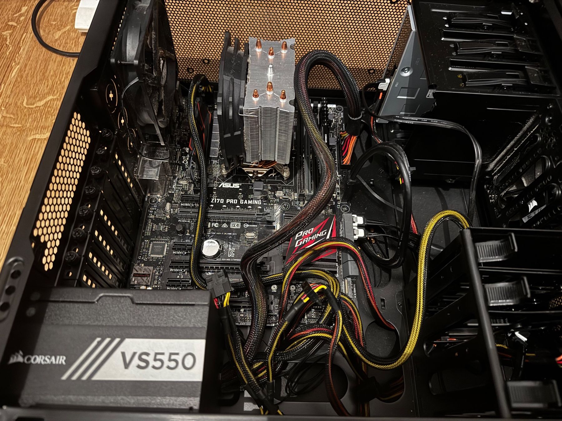PC: Gaming PC / Ersatzteilsammlung – Usato da Zug venduto da arthur1337 1
