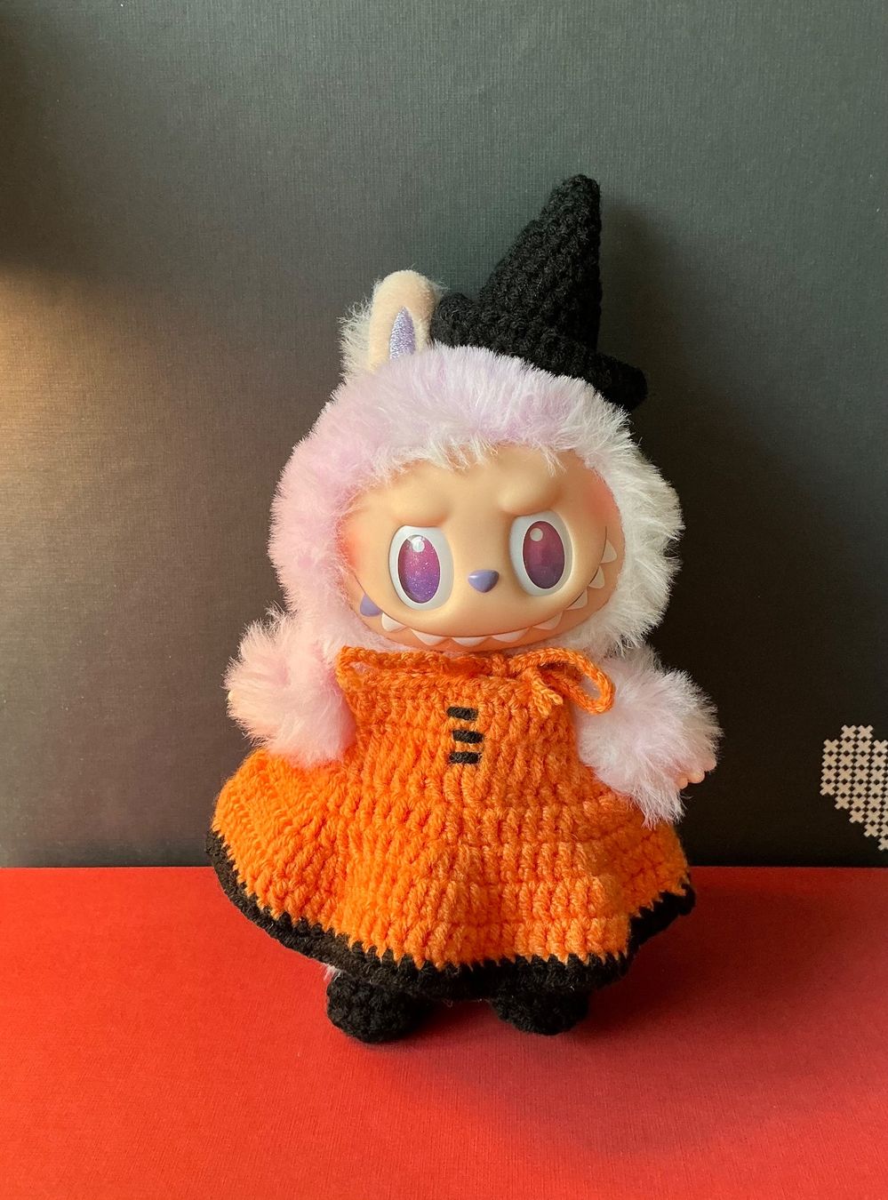 Pop Mart Statuette: Witch Dress for Labubu – Nuovo (secondo la descrizione) da Airolo venduto da MomTheBraggerStudio 1