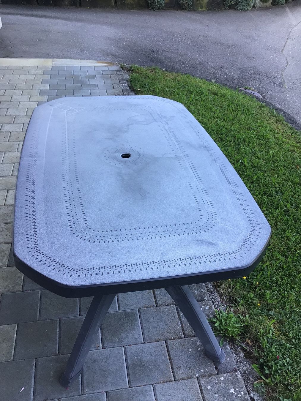 Tische: Gartentisch inkl. 6 Stühle – Gebraucht aus Reichenbach im Kandertal von frifrafroh 1