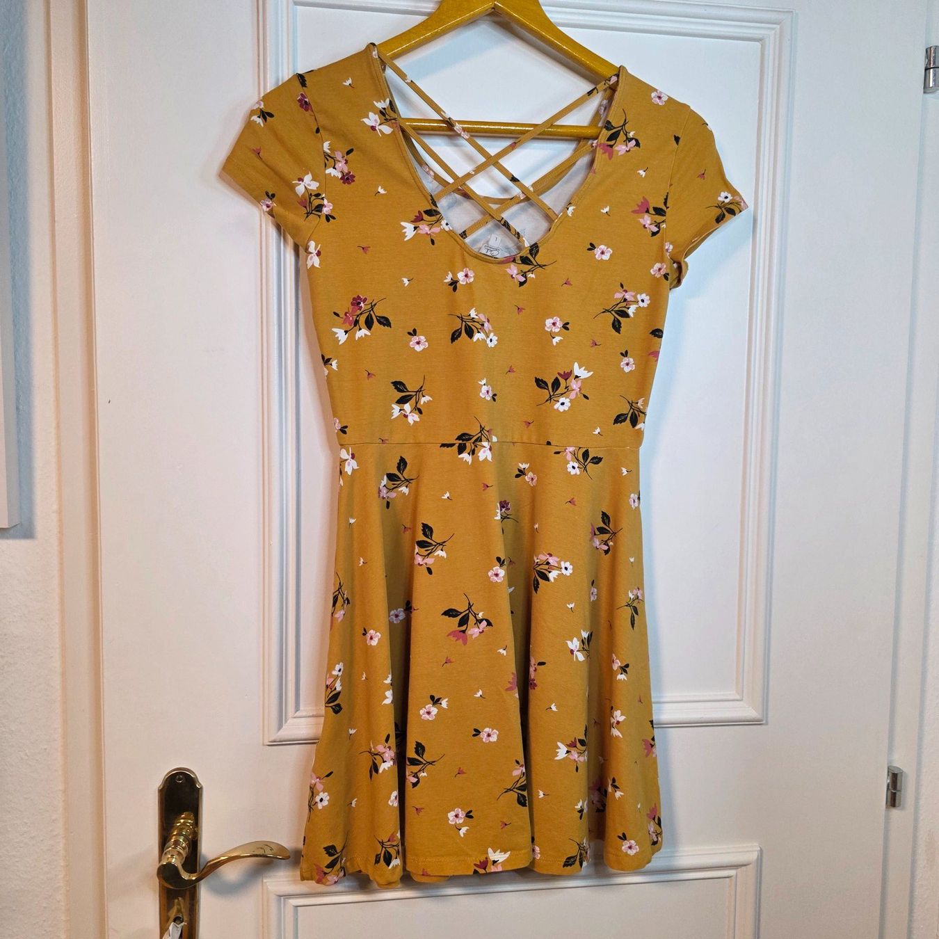 Vestiti: C&A Kleid M ocker kurz Blumenmuster – Usato da Wald ZH venduto da CapLux 7