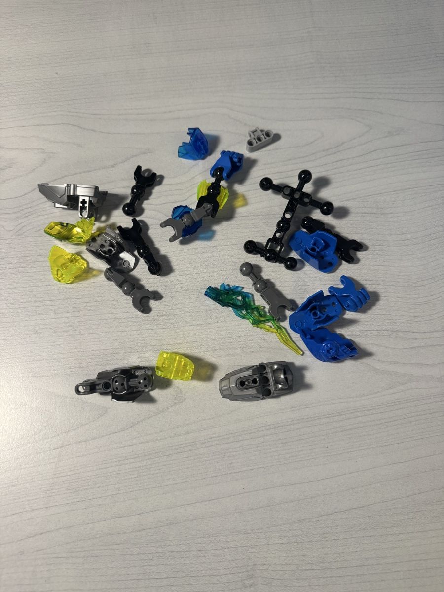 Lego Spielzeuge: Lego Hero Factory Konvoult – Gebraucht aus Langnau i. E. von nic_dh5j 1