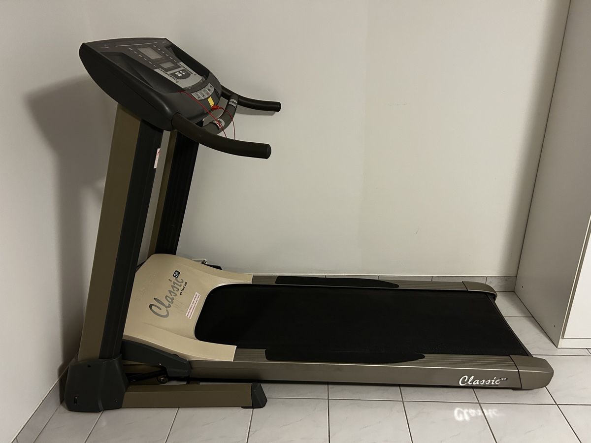Tunturi Hometrainer: Tunturi threadmill Classic 3.0 – Usato da Bogis-Bossey venduto da jhenckaerts