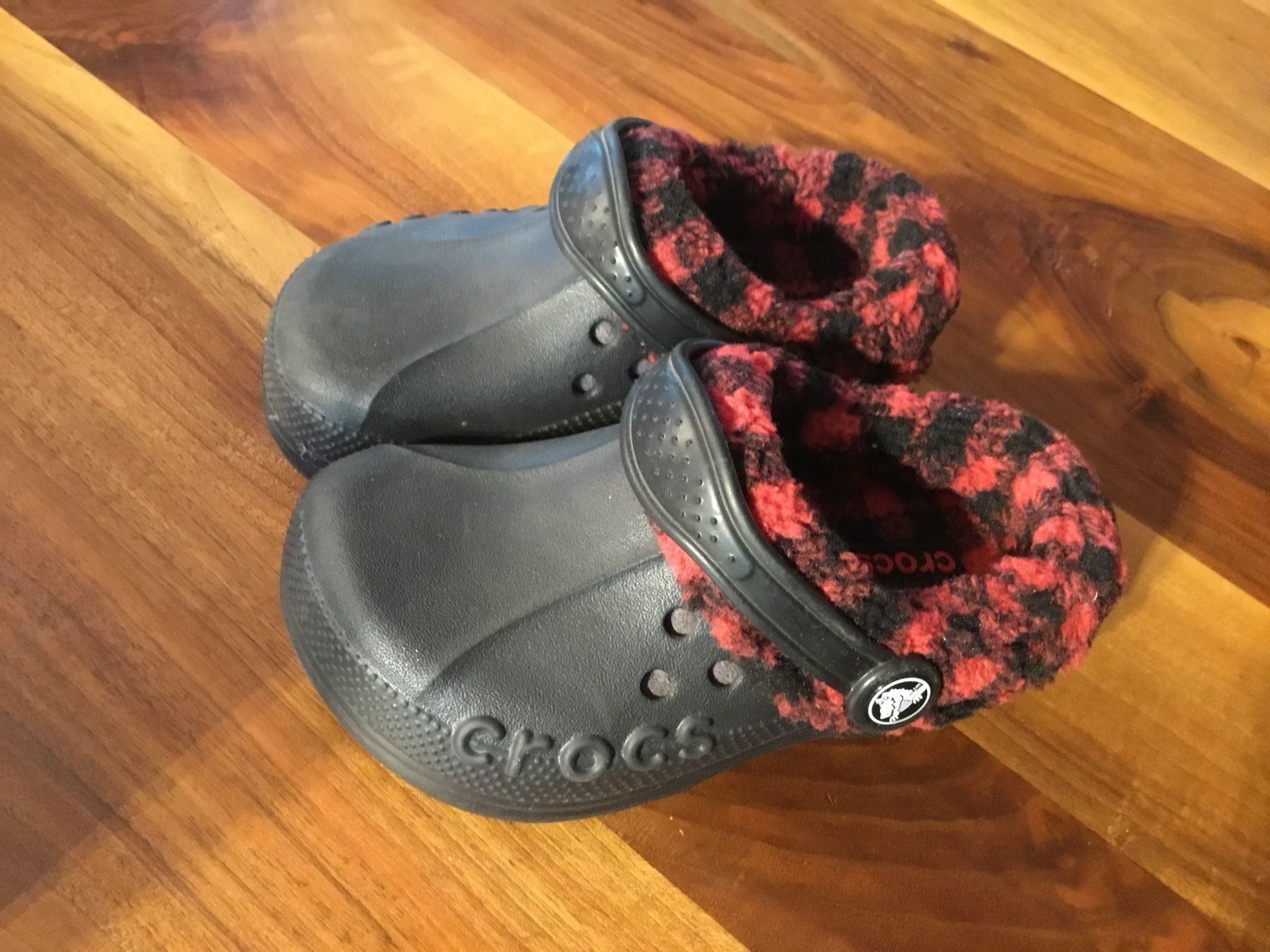 Crocs Chaussures garçon: Neu warme Crocs 27-29 – Neuf (Voir description) à Oberhof par Hibrzel