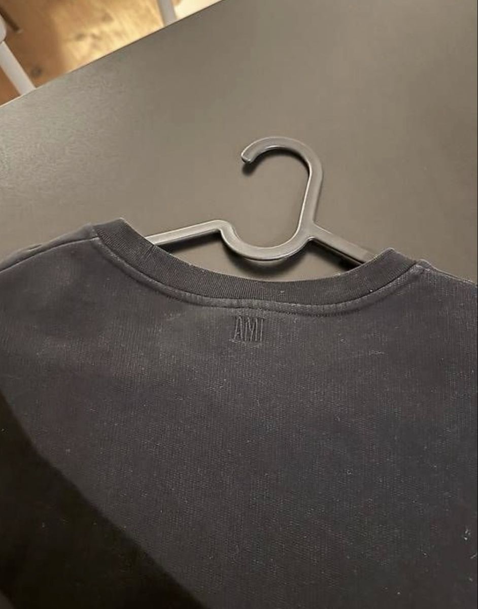 Pullover & Sweatshirts: Pullover AMI schwarz Grösse S guter Zustand – Gebraucht aus St. Gallen von rechsteinerholding 1